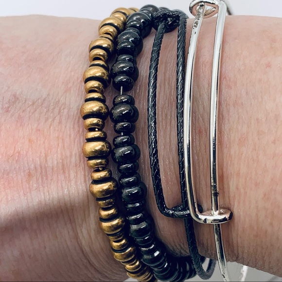 NWOT Alex and Ani Bracelet.  Gold. Expandable - Picture 4 of 6